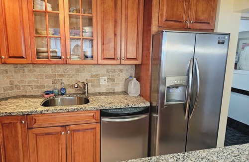 Galt Mile Condo | Lovely Beachfront Condo overlooking the Ocean, private jacuzzi, balcony & pool