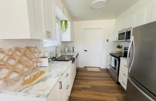 Port Dover Apartment | Lovely Beachside Oasis 2BD in Port Dover