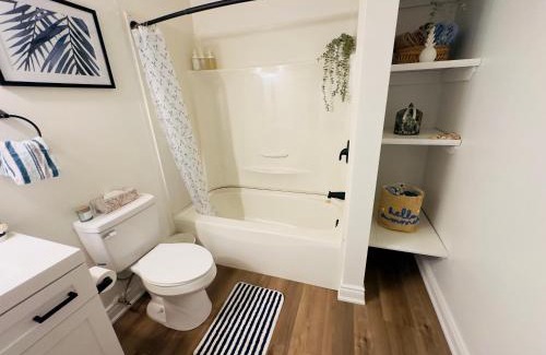 Port Dover Apartment | Lovely Beachside Oasis 2BD in Port Dover