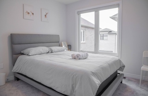 Markham Bed & Breakfast | Lovely Bedroom