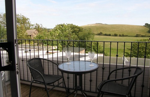 Brading Apartment | Lovely Bright Garden Apartment With WiFi & Spa overlooking RSPB reserve. Brading