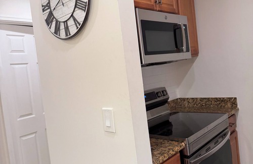 Walnut Creek Apartment | Lovely bright fully furnished private 1-bed apt in Walnut Creek central to all.