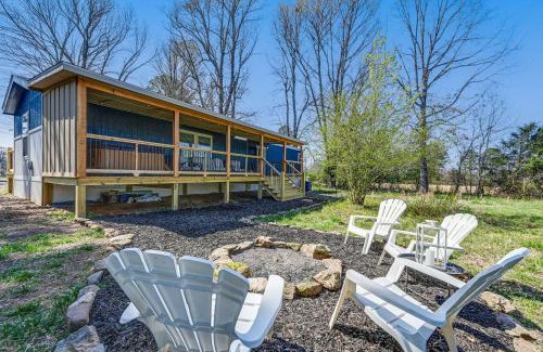 Broken Bow House | Lovely Broken Bow Cottage with Hot Tub and Fire Pit!