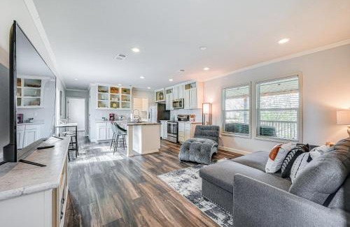 Broken Bow House | Lovely Broken Bow Cottage with Hot Tub and Fire Pit!