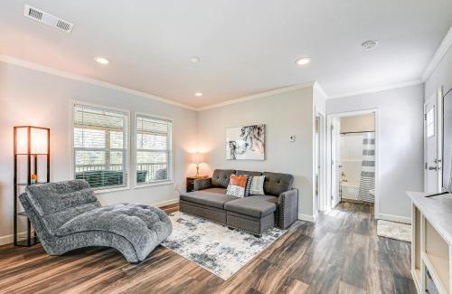 Broken Bow House | Lovely Broken Bow Cottage with Hot Tub and Fire Pit!
