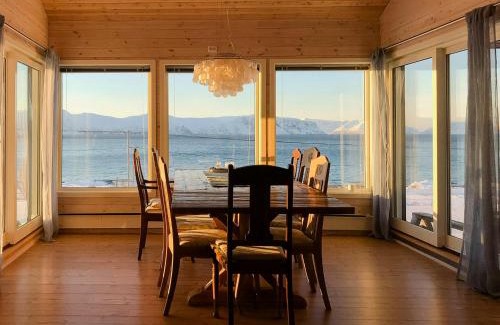 Karlsy House | Lovely Cabin Amidst Bustling Wildlife