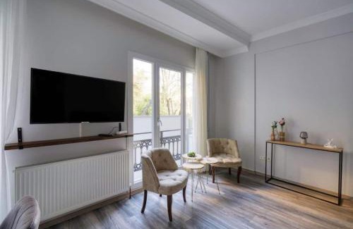 Ortakoy Apartment | Lovely Central Cozy 3bd25bath Duplex Patio! #273