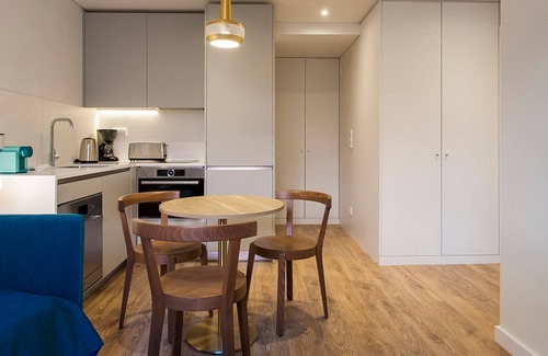Encarnacao Apartment | Lovely Chiado Studio by LovelyStay