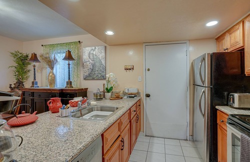 Concord House | Lovely Concord Townhome Retreat w/Community Pool!