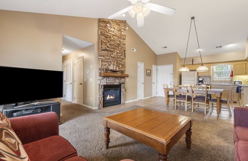 Branson West Condo | Lovely Condo in a Gorgeous, Gated Community near Silver Dollar City