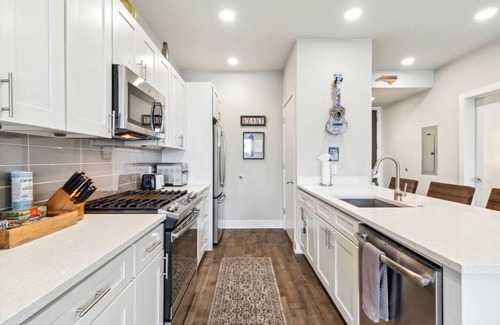 Saint Claude Condo | Lovely Condo in the Bywater. Great Nola Location!