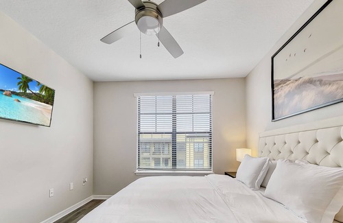 Bay Crest Park Apartment | Lovely Condo near Tampa Airport and Beaches