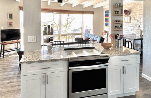 Mission Hills Townhomes Condo | Lovely condo with desert views, on site golf, heated pool, & fitness center