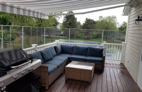 Old Saybrook House | Lovely Cornfield Point home away from home