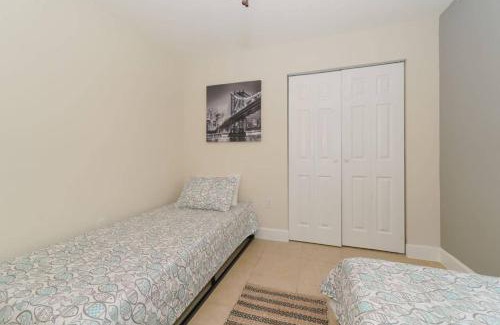 South Sarasota House | Lovely Cottage - Close to Siesta, Shops & Dining