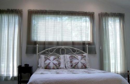 Chichester House | Lovely Cottage Getaway in the Mountains near Phoenicia, New York
