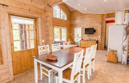 Koli National Park House | Lovely cottage in Koli resort next to a large lake and trails