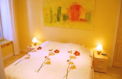 Valreas House | Lovely Cottage in Valréas with Swimming Pool