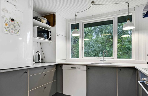 Stubbekobing House | Lovely cottage w. wilderness tub by Sortsø Beach