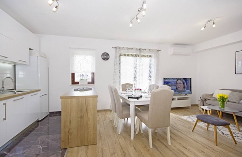 Vrlika Apartment | Lovely countryside Apartment Dolac - Valley, Vrlika in Croatia