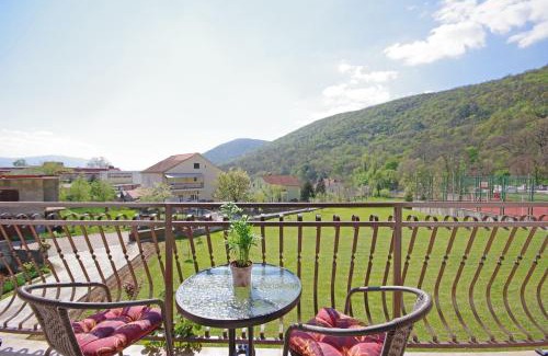Vrlika Apartment | Lovely countryside Apartment Dolac - Valley, Vrlika