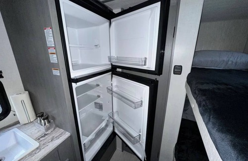 Grantham House | Lovely Deluxe RV Comfy Experience 3B 1Bt