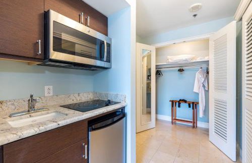 Key Biscayne House | Lovely Deluxe Unit Located at Ritz Carlton - Key Biscayne!