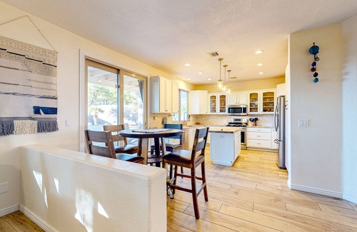 Oro Valley House | Lovely desert home with pool, covered patio, office, & mtn views - dog-friendly