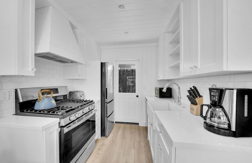 Laguna Beach Cottage | LOVELY DESIGNER COTTAGE! 3 MIN WALK TO THE BEACH AND HEISLER PARK!