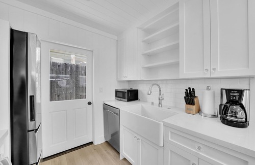 Laguna Beach Cottage | LOVELY DESIGNER COTTAGE! 3 MIN WALK TO THE BEACH AND HEISLER PARK!
