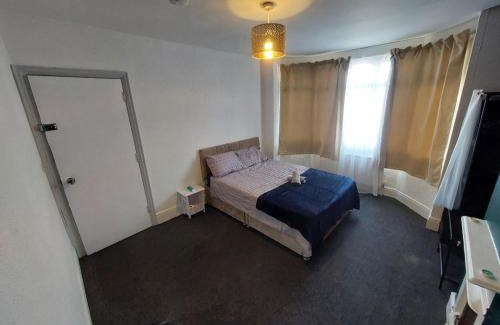 Wyken House | Lovely Double Room - Coventry