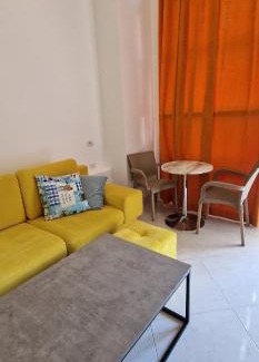 Vlore Apartment | Lovely duplex apartment with patio, 100m from the beach!