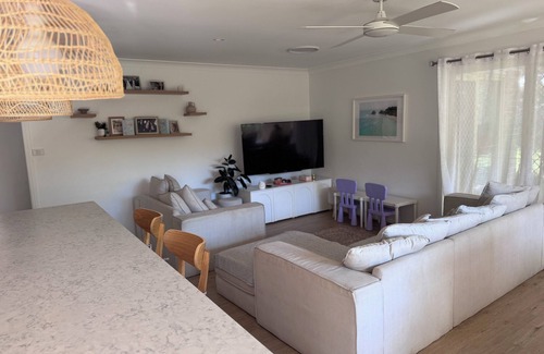 Suffolk Park House | Lovely Family Home-walking distance to Suffolk Beach/5min drive to Byron Bay