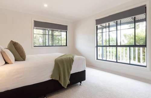 Binalong Bay House | Lovely Family Home in Binalong Bay with Bike Shed