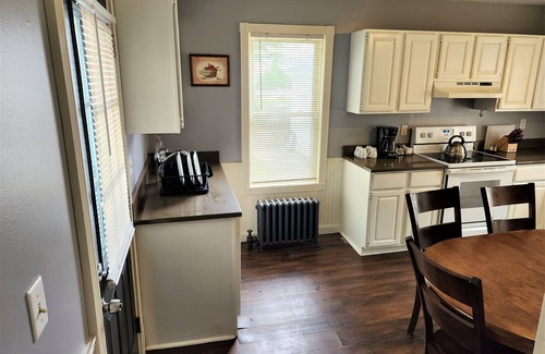 Rimmon Heights Apartment | Lovely first floor, 3-bedroom apartment with WiFi and AC in Manchester!