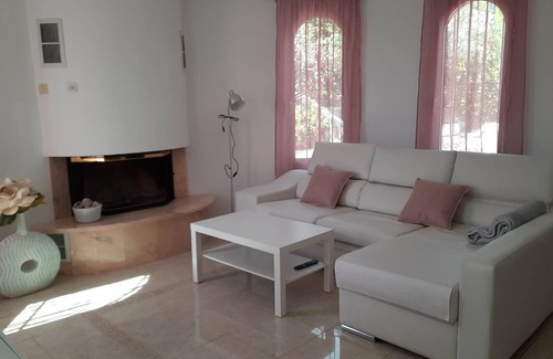 Gandia Apartment | Lovely Flat With Heated Pool