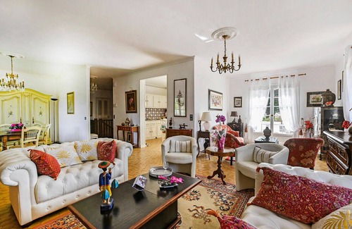 Saint-Julien-les-Rosiers House | Lovely home in Saint-Julien-les-Rosie