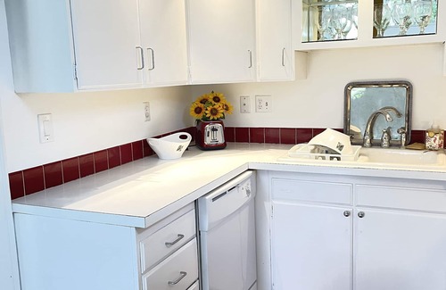 Whittier Apartment | Lovely Historic Apt Central Boulder 2 Blocks from Pearl St