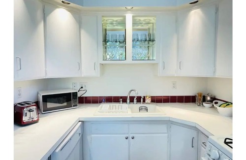 Whittier Apartment | Lovely Historic Apt Central Boulder 2 Blocks from Pearl St