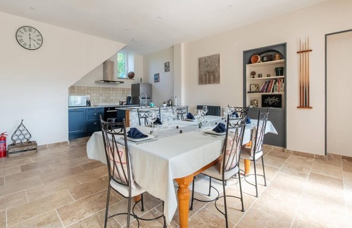 Dompierre-les-Ormes House | Lovely holiday home in Dompierre Les Ormes with bubble bath