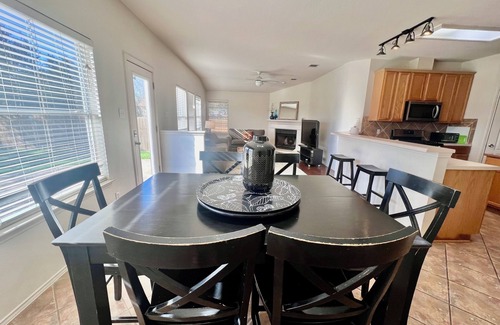 Austin House | Lovely home great for visitors or families relocating or renovating with pets