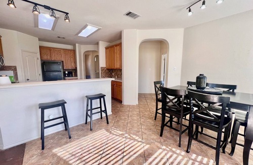 Austin House | Lovely home great for visitors or families relocating or renovating with pets