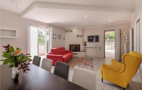 Amelia House | Lovely Home In Amelia With Kitchen