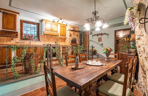 Arezzo House | Lovely home in Arezzo AR