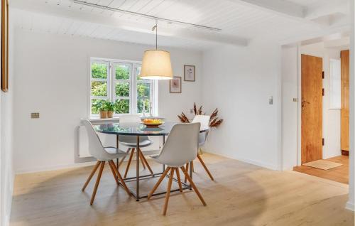 Hvidbjerg Strand House | Lovely Home In Børkop With Kitchen