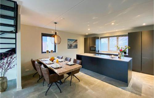 Balk House | Lovely Home In Balk With Kitchen