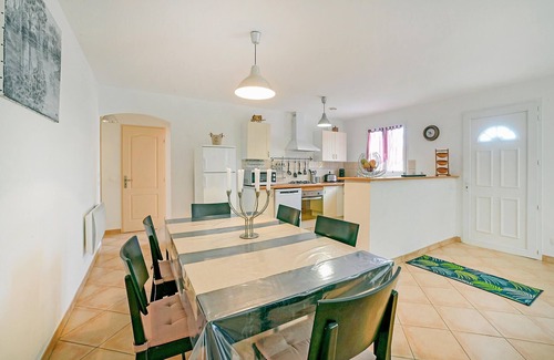 Bordezac House | Lovely home in Bordezac with WiFi