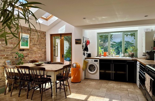 Brighton House | Lovely home in Brighton sleeps 6