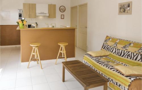 Cazevieille House | Lovely Home In Cazevieille With Kitchen