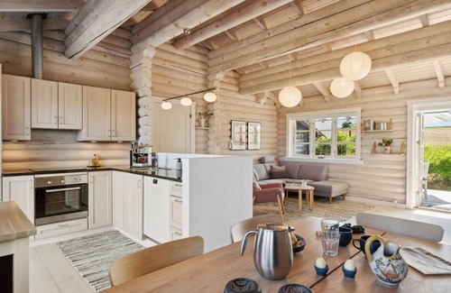 Gilleleje House | Lovely home in Dronningmølle with WiFi